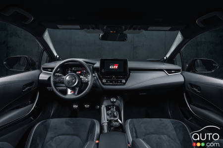 Toyota GR Corolla 2023, intérieur